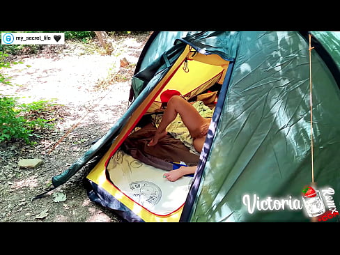 ❤️ ថតដោយកាមេរ៉ា Passionate jerk off Stranger in a tent ❤️❌ រឿងអាសអាភាស នៅពួកយើង  ️❤
